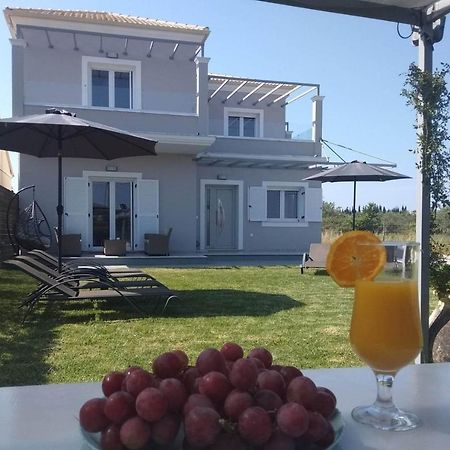 Spiridoula Luxury Villa Roda  Exteriör bild