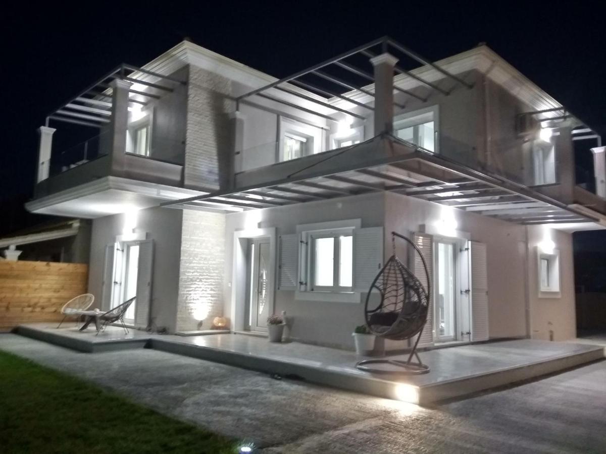 Spiridoula Luxury Villa Roda  Exteriör bild