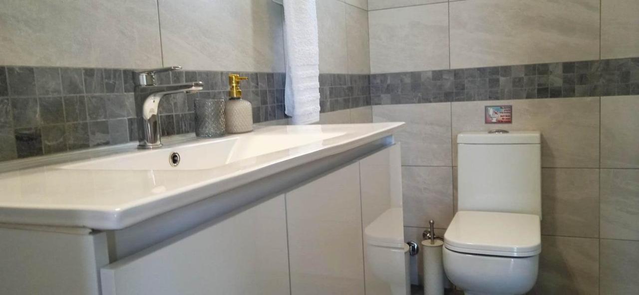 Spiridoula Luxury Villa Roda  Exteriör bild