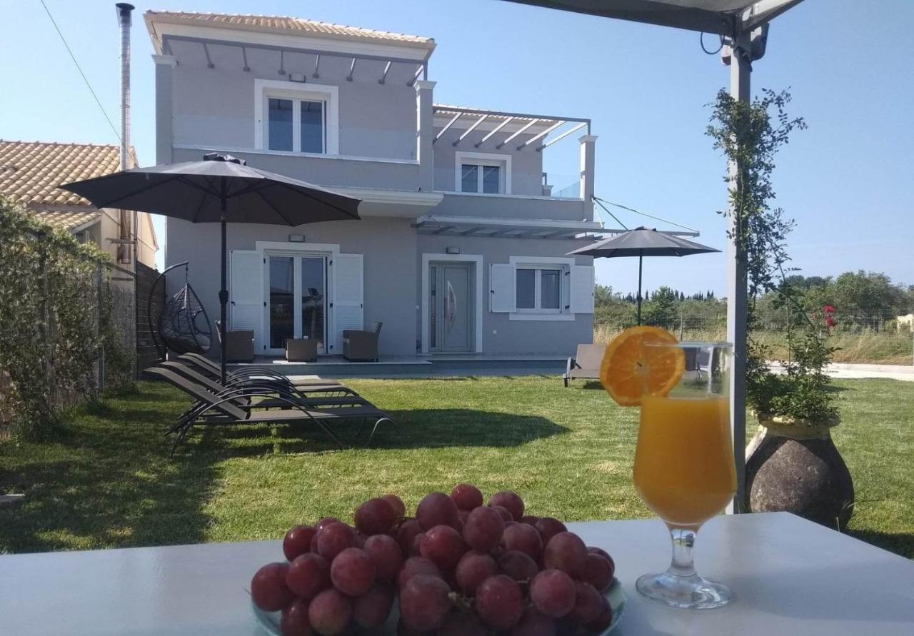 Spiridoula Luxury Villa Roda  Exteriör bild
